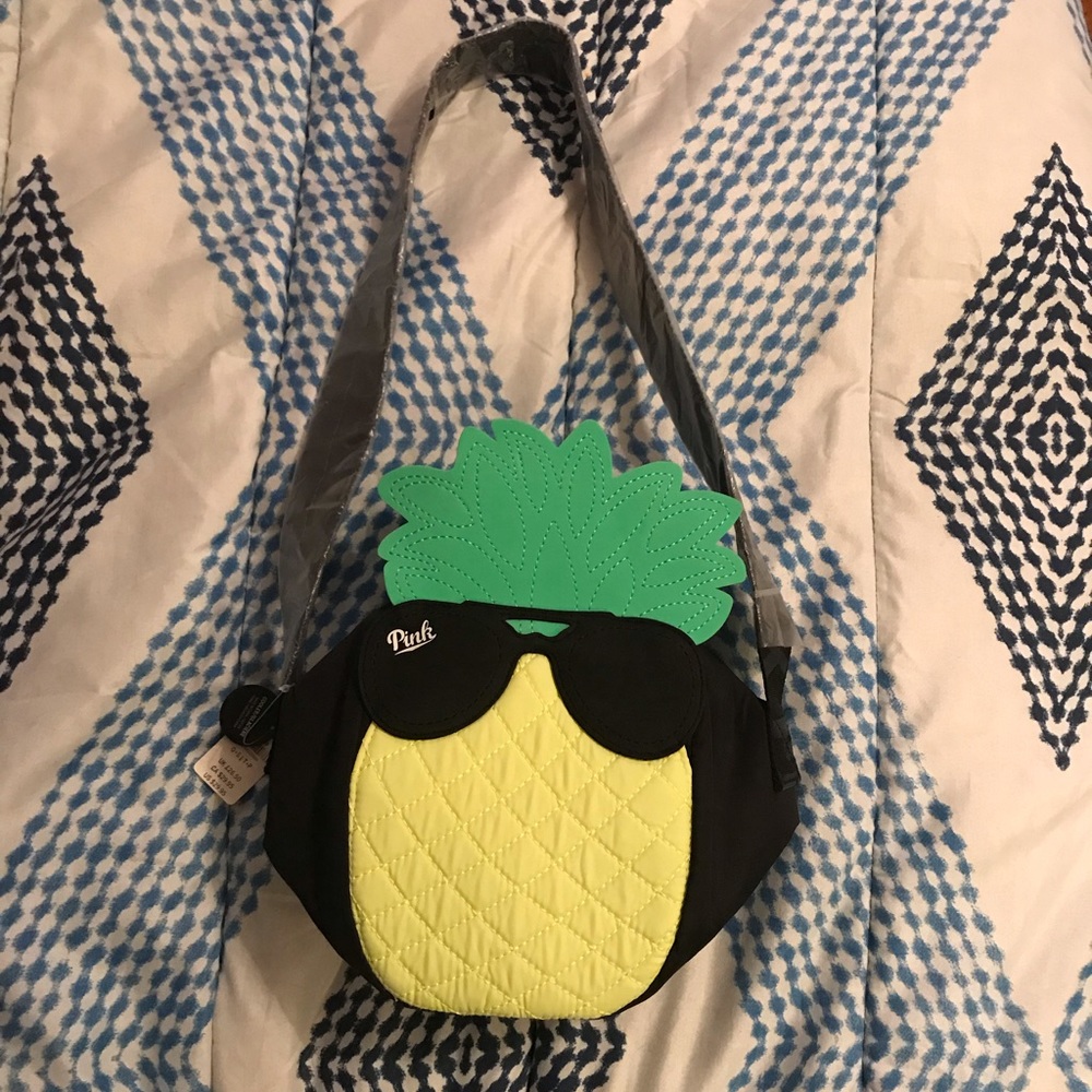 VS PINK Pineapple Cooler 🍍 - Picture 1 of 4